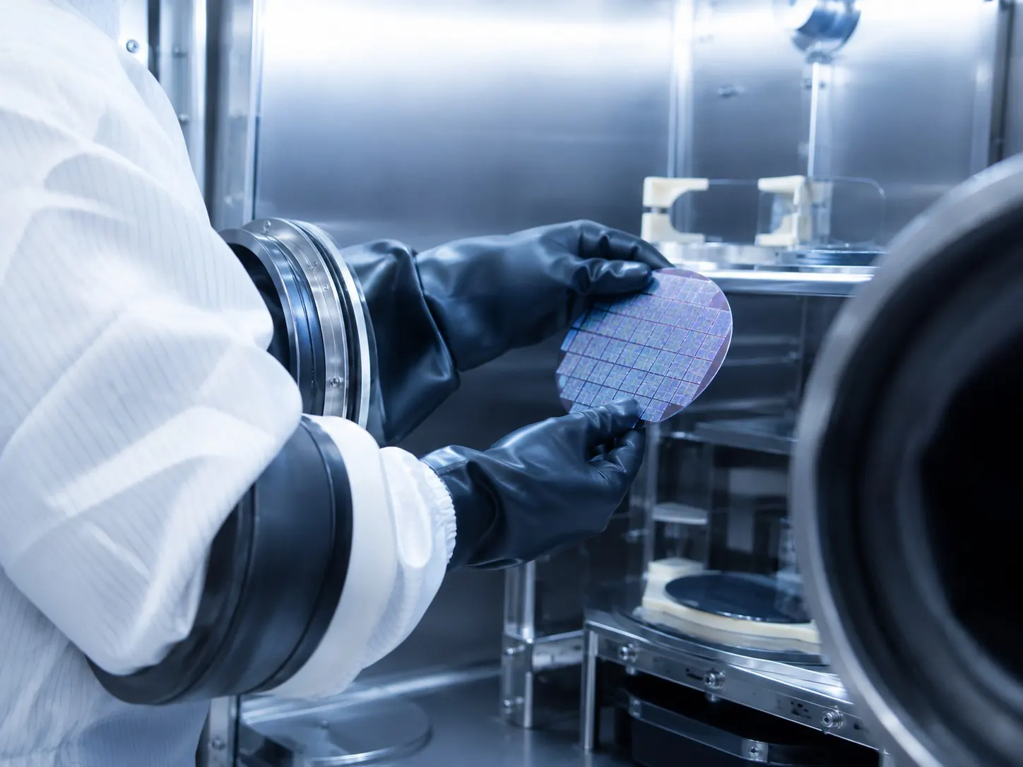 Electronic materials glove box platform case picture